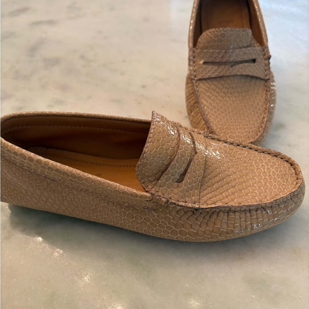 Elegant Beige Textured Loafers